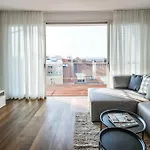 Stunning Modern 2bedroom With Iconic View Apartment *