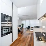 Stunning Modern 2bedroom With Iconic View