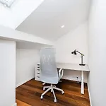 Stunning Modern 2bedroom With Iconic View Apartment *