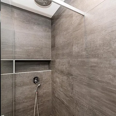 Apartment Stunning Modern 2bedroom With Iconic View *