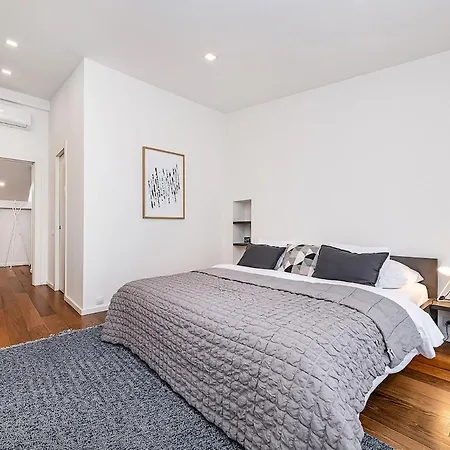 Stunning Modern 2bedroom With Iconic View *