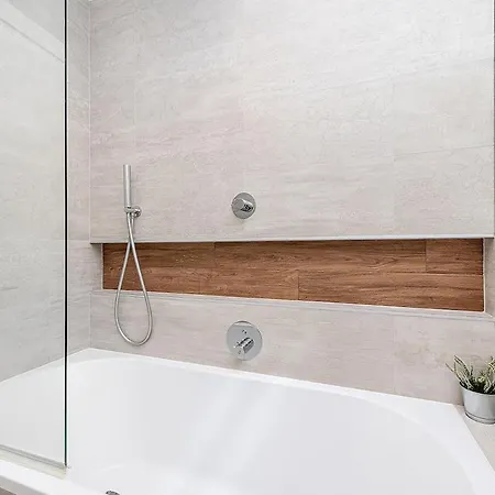 Apartment Stunning Modern 2bedroom With Iconic View Prag