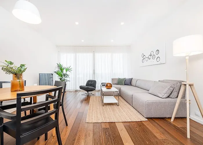 Stunning Modern 2bedroom With Iconic View דירה פראג