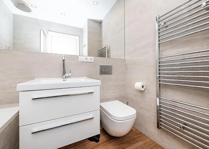 Stunning Modern 2bedroom With Iconic View דירה *