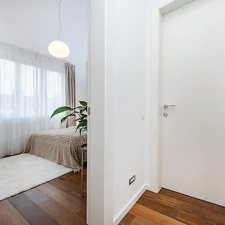 Апартаменты Stunning Modern 2bedroom With Iconic View *
