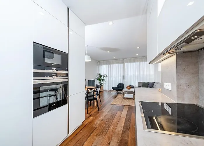 Stunning Modern 2bedroom With Iconic View